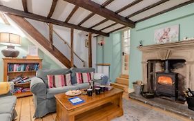 The Cottage On The Square, Wensley - Derbyshire Country Cottage.